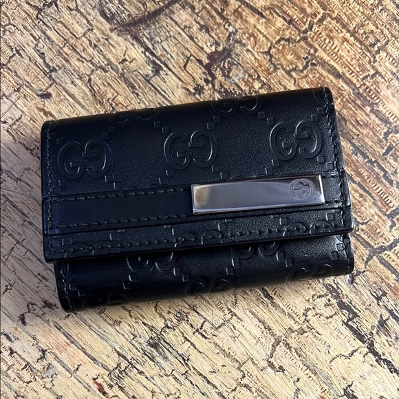 Gucci Black Leather Key Holder - Picture 1 of 9